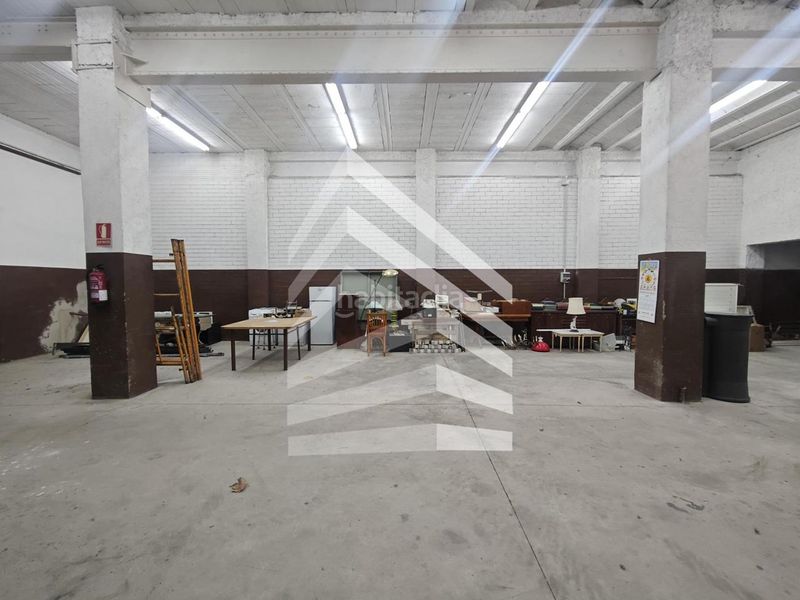 Foto 99f23026-451e-4322-a841-2d2db2d20e24. Local comercial a Solsona
