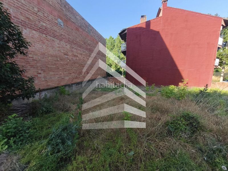 Foto c88f629c-0753-423b-abfe-ba98b3fb7ead. Terreny residencial a Solsona