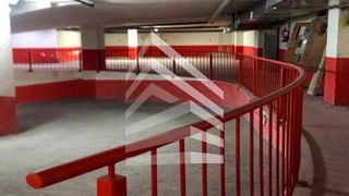 Aparcament cotxe a Carrer de la Caça