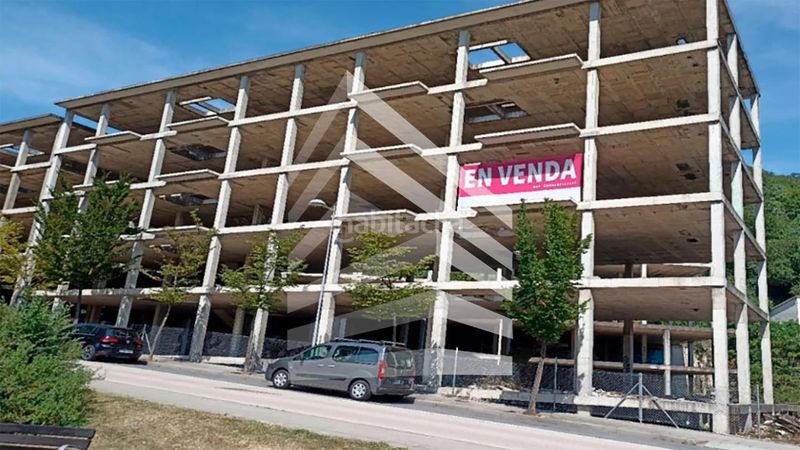 Foto 1916aeb2-c7c2-4f1c-9bd4-d0ad659355b7. Edificio in Olot