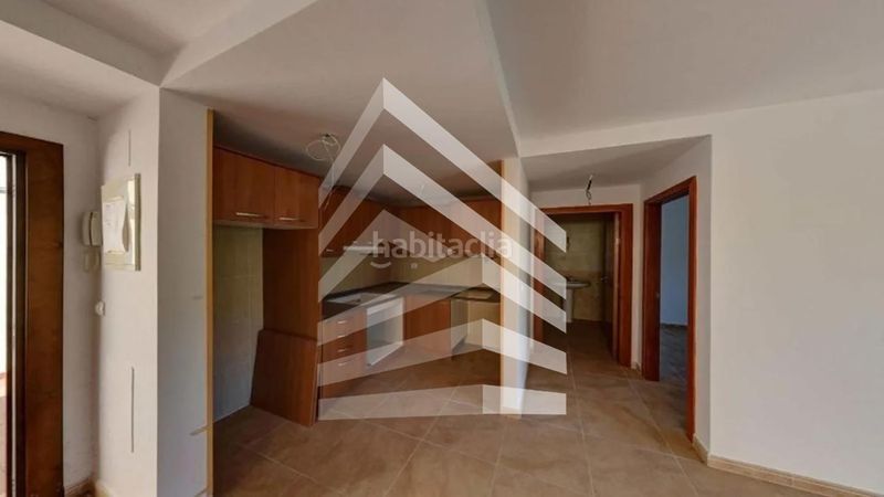 Foto b4672de5-d738-4701-83fc-c5d0f71f1699. Casa amb aparcament a Capafonts