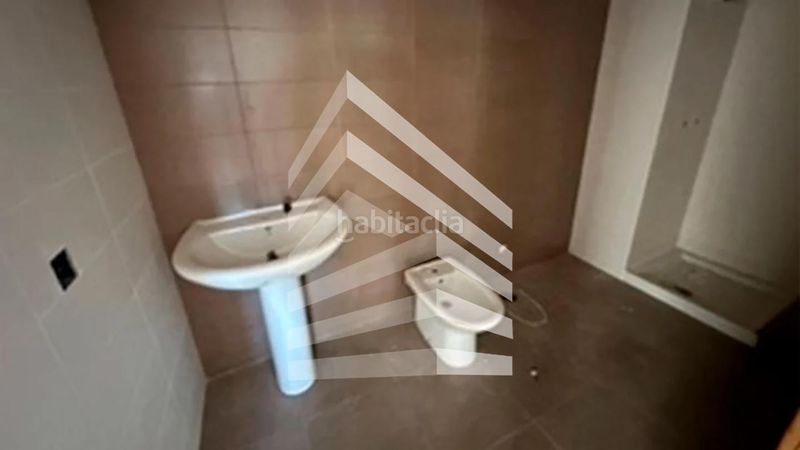 Foto 75943561-0b88-4a4e-a66a-392881fe36f3. Edificio en Deltebre