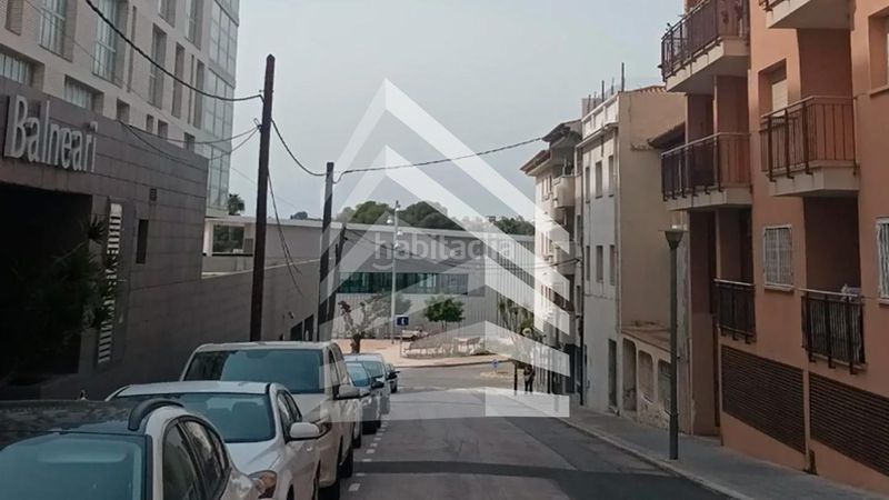 Foto a71b0a4a-aab0-4ada-b713-3d5470e78195. Edificio in Coma-ruga platja Coma-ruga