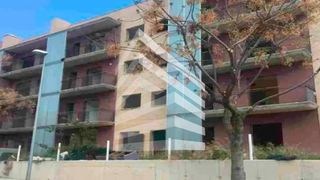 Edifici  Prat de la riba