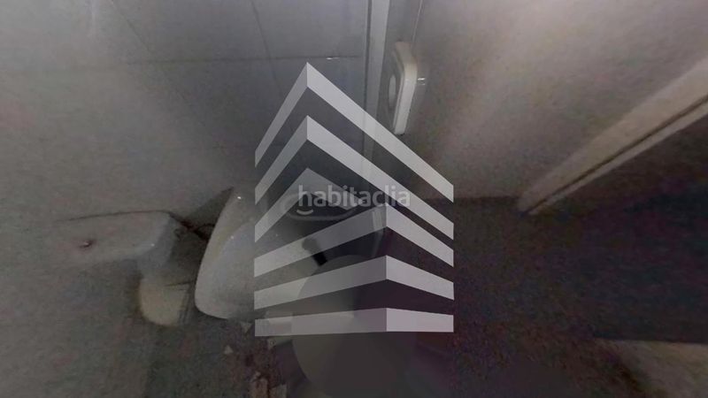 Foto b4b5ba6c-c0c2-4ce7-a0f8-3e734ba2dbe4. Local comercial en Barri del Centre Terrassa
