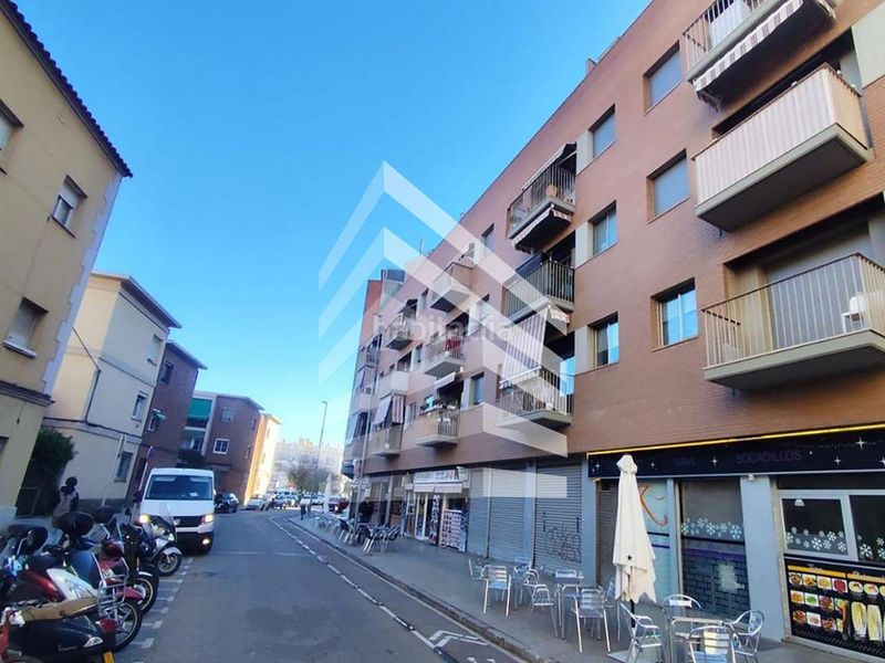 Foto 123409b1-bd53-4379-b5ea-3081fe8a8d73. Local comercial a Estruch-Eixample Prat de Llobregat (El)
