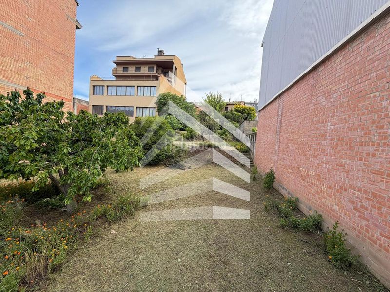 Foto baaddb63-b114-4b99-b78e-84eabb638add. Terreny residencial a Solsona