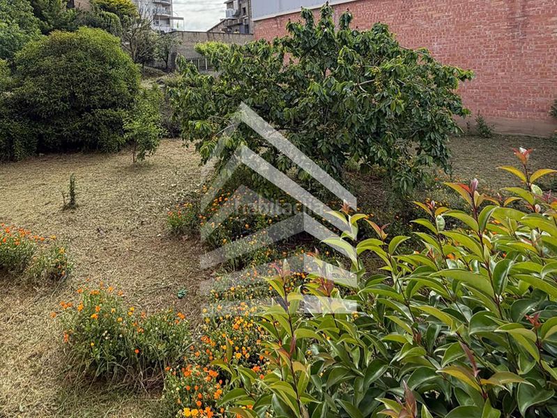 Foto d39f6cb6-b71b-4296-902a-d8e01b1e18f9. Terreny residencial a Solsona