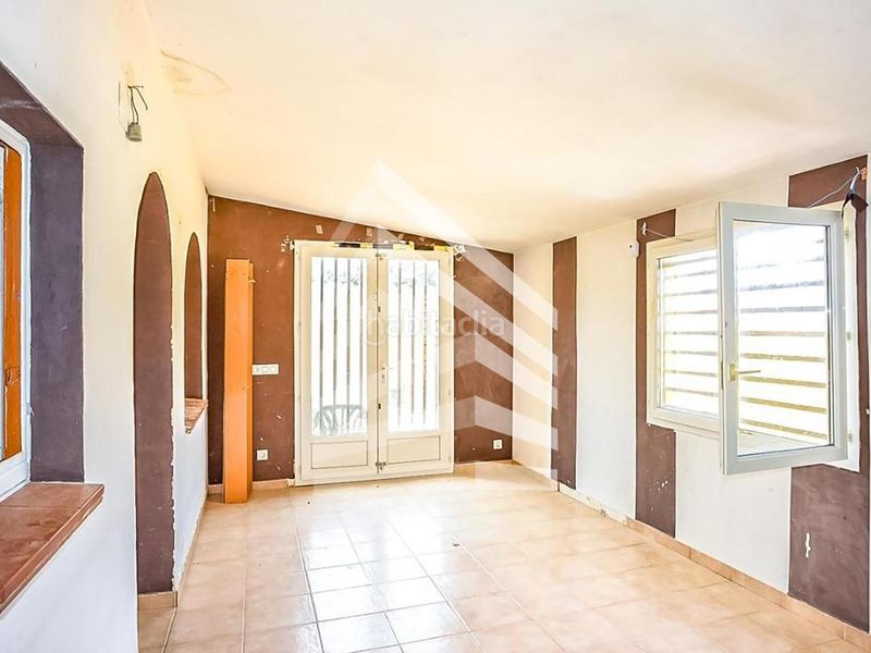 Foto 11730b91-abbc-42a7-9982-8e0ae78916c0. Casa amb calefacció a Riells Escala (L´)