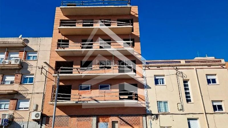 Foto a000dc72-13c4-470f-bdc0-d459488be963. Edifici a Centre-Estació Gavà