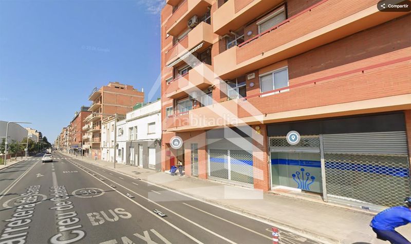 Foto e9139fab-d855-4d03-89cf-f998f842ab3f. Edifici a Centre-Estació Gavà