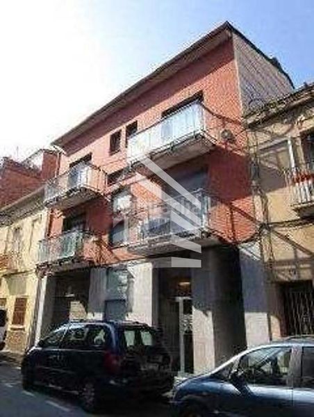 Foto c72974d7-8e69-4796-b940-db66a3f9cc30. Edifici a Mas Rampinyo - Montcada Nova - Carrerada Montcada i Reixac