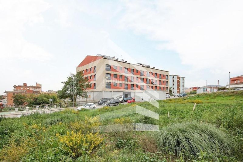 Foto fcb1853e-cb6e-4bde-bd8b-a54ea80b7fd2. Edifici a Tordera Tordera