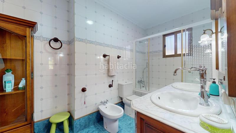 Foto 04df23a7-c9b6-4aa0-a0fe-eeb3e3225d19. Chalet con riscaldamento parcheggio piscina in Peña de las Águilas Elche / Elx