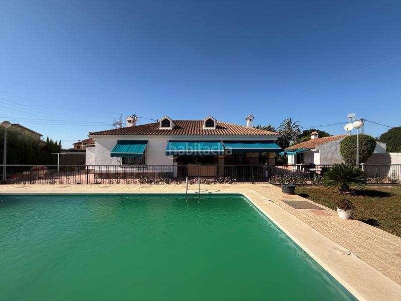Foto 5937f669-5fe5-4a88-a3e5-04d2a8210585. Chalet avec chauffage parking piscine dans Perleta - Maitino Elche / Elx