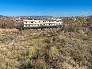 Terreny residencial a Avinguda de la via augusta 13. Solar per tres cases unifamiliars en urbanització el castellet