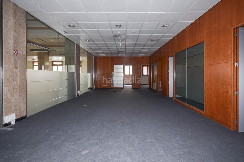 Foto c6c6902d-9cc2-410a-8e54-7b5cd0def847. Lloguer local comercial a carrer de la rutlla 2 a Terrassa