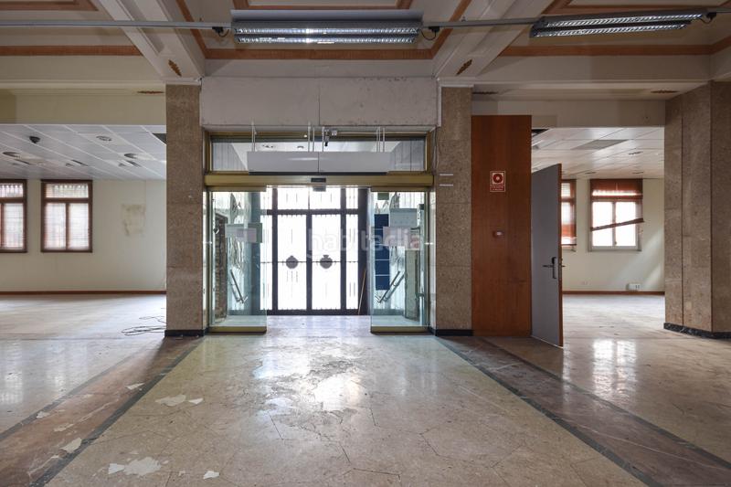 Foto e3055f64-dc15-459b-a89b-e6b425468d70. Lloguer local comercial a carrer de la rutlla 2 a Terrassa