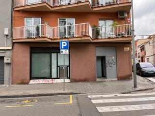 Location Local commercial à Carrer de fuerteventura 22. Esquinero y con luz