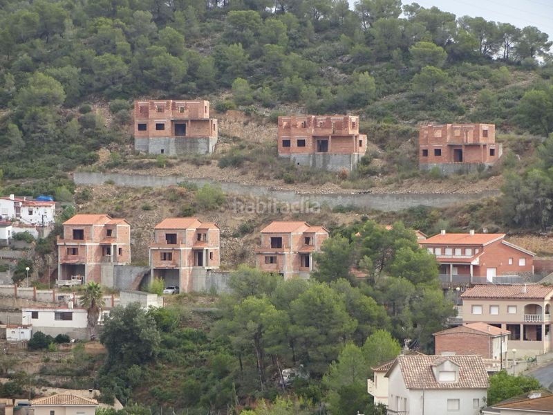 Foto 19ca6e70-2c13-4252-a3da-beba28713565. Edificio en calle pinos 14 en Castellet i la Gornal