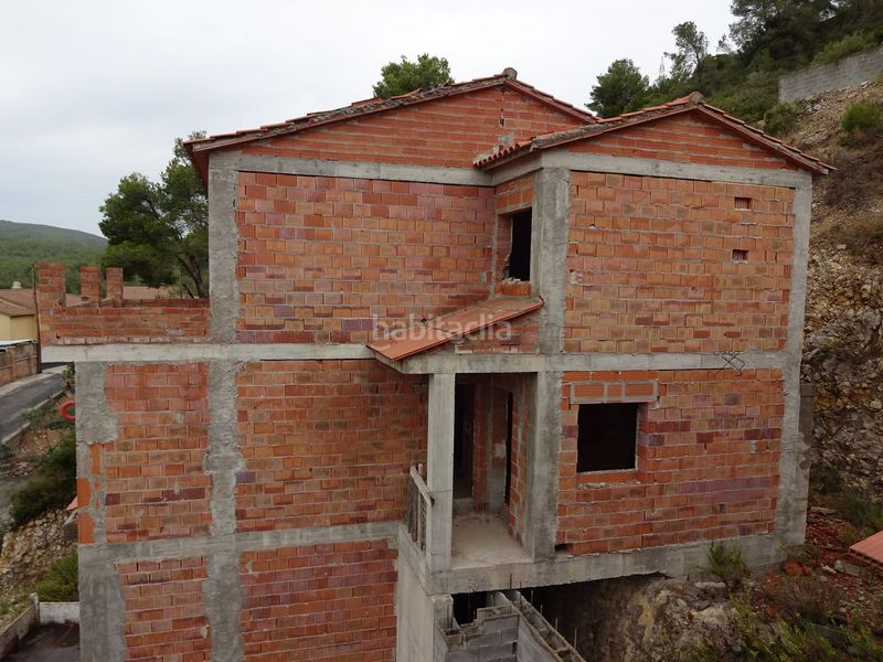 Foto 1e86ad7c-16c1-479d-aa5c-81c339de28f5. Edificio en calle pinos 14 en Castellet i la Gornal