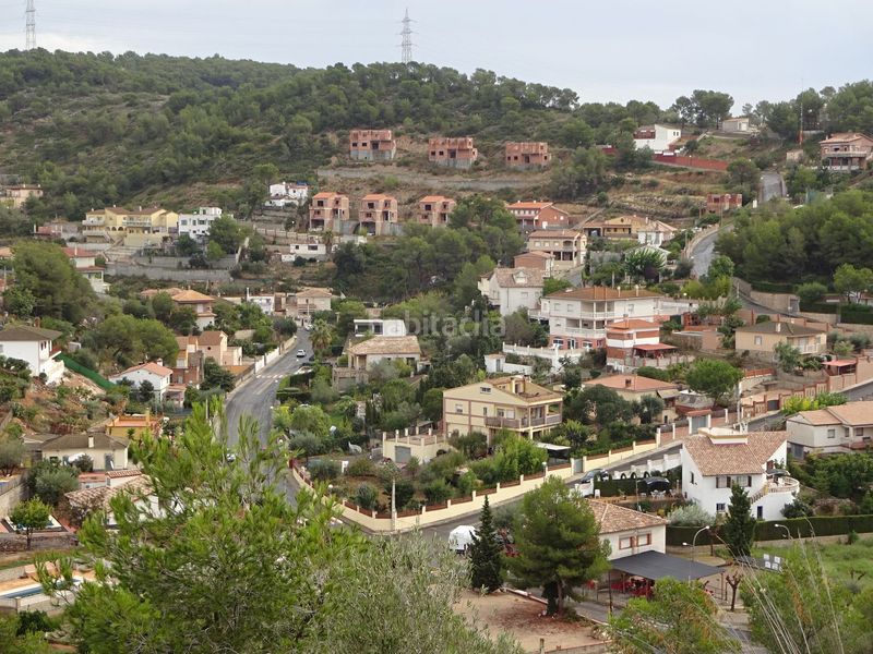 Foto 74d774f4-901e-469f-ab02-6a429994210a. Edificio en calle pinos 14 en Castellet i la Gornal