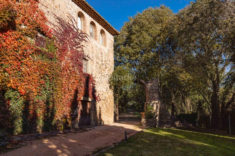 Foto 27ac29fc-73f6-470b-8366-432af1a5d304. Casa masía de ensueño una joya histórica con un encanto atemporal, perfecta para vivir en familia y que ofrece infinitas opor en Corçà