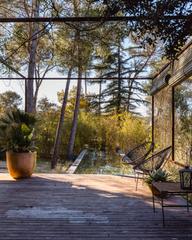 Casa  Alvets. Geometra moderna y armona natural un hogar que se adapta a ti