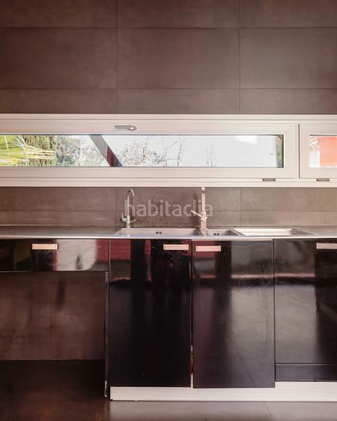 Foto 5cfbe93f-e52c-426f-9017-ab2ceec0f6d4. Casa amb calefacció aparcament piscina a Vallvidrera - Tibidabo - Les Planes Barcelona