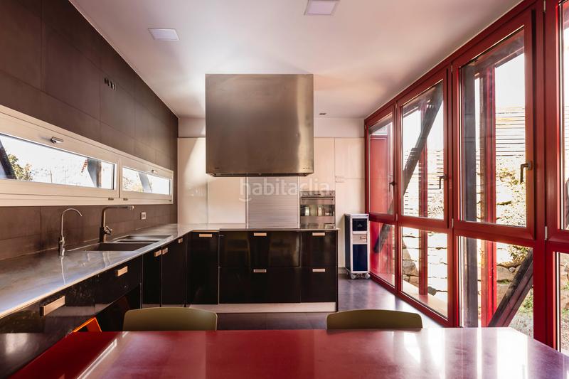 Foto eec50ff9-f3a4-47c9-a64d-8834fc304527. Casa amb calefacció aparcament piscina a Vallvidrera - Tibidabo - Les Planes Barcelona