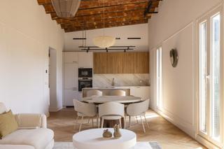 Appartement  Gran via de les corts catalanes. Elegante piso totalmente reformado con 5 balcones y terraza priv