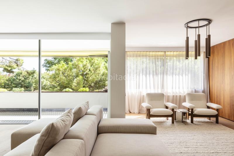 Foto e9fd6f87-4d75-4bc6-bca0-892feb6eaa5d. Pis amb aparcament a Pedralbes Barcelona