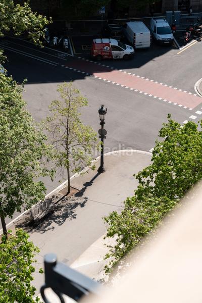 Foto 5c1f784a-d4fa-47d2-b7cf-eb94988177af. Ático  con terraza privada, vida refinada en una de las mejores zonas de la ciudad en Barcelona