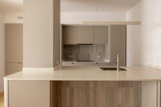 Appartement  Carrer de nàpols. Luminoso piso reformado con materiales de alta calidad en calle