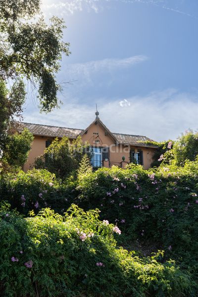 Foto df7be779-f69b-4150-87f4-d92a8777058d. Casa amb aparcament a Vallvidrera - Tibidabo - Les Planes Barcelona