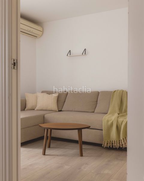Foto afae6c60-6688-48fa-9526-1e2e248aa2e6. Pis a Baix Guinardó Barcelona