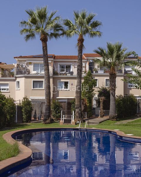 Foto 8d89e5ae-cd96-4a11-8807-e2854c91c84a. Casa amb calefacció aparcament piscina a Ametllers - Poble Sec Sitges