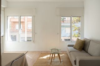 Piso  Carrer de rafael batlle. Cómodo piso de 1 dormitorio con vistas a los árboles  tres torre