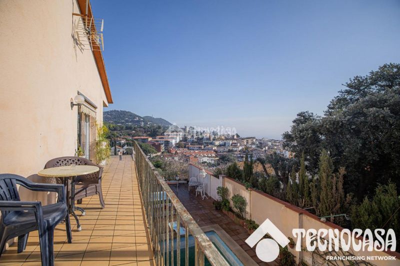 Foto 4597bfac-c166-4b7e-938f-28fc5bb763ce. Casa amb piscina a Cabrils