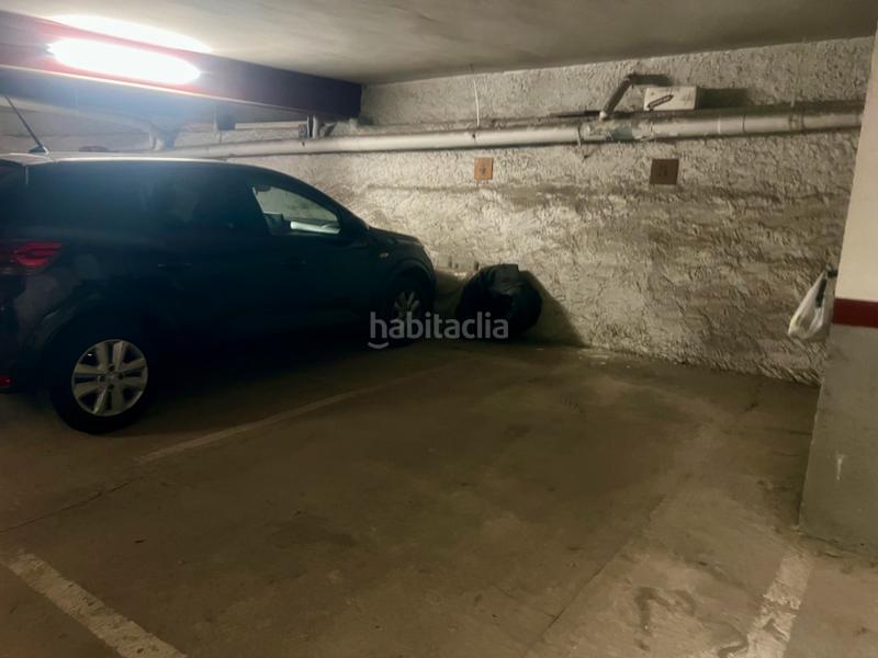 Foto 2481c060-1518-4d0f-9398-115d6a1c78ec. Aparcament cotxe a Canet de Mar