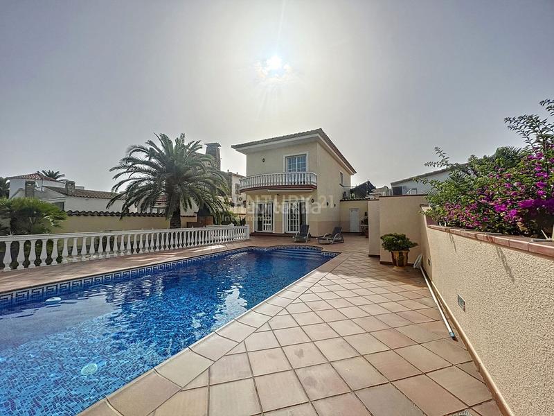 Foto 63b242ef-6356-4cc0-9fd6-4d7b6f198aa4. Casa en Cap Ras - Creus - Falconera Empuriabrava