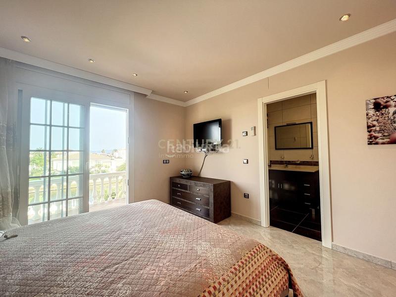 Foto f5b90c87-0c88-4462-a929-73496d8fa9d5. Casa en Cap Ras - Creus - Falconera Empuriabrava