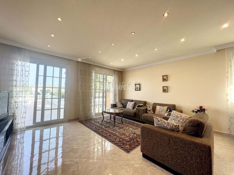Foto f846fdbd-3312-44d4-a6e1-49e5c9bd0306. Casa en Cap Ras - Creus - Falconera Empuriabrava