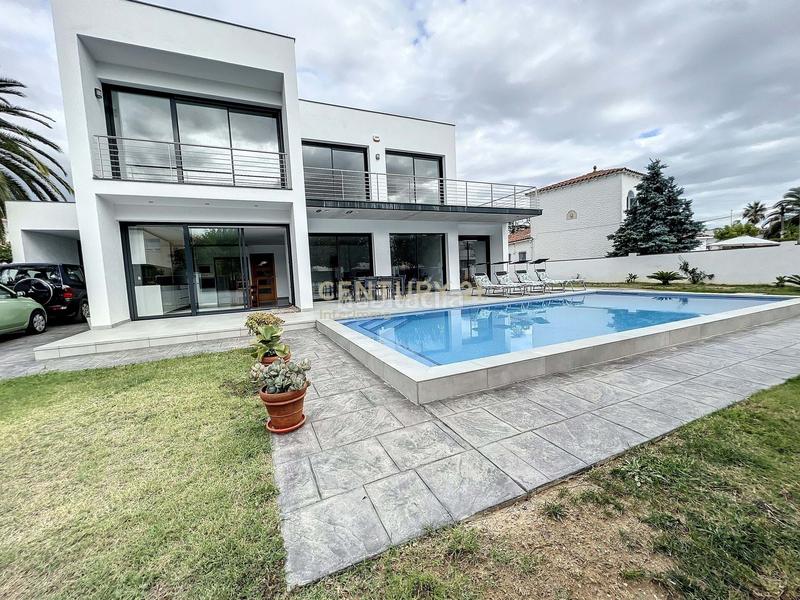 Foto 4dcc718f-65be-4f92-b1a1-2416d1262209. Casa en Carmençó Empuriabrava