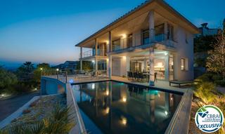 Haus in Palau-saverdera