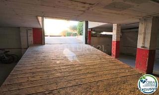 Aparcament cotxe a Muga - Gran Reserva - Badia