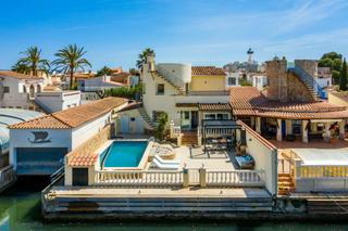 House in Cap Ras - Creus - Falconera