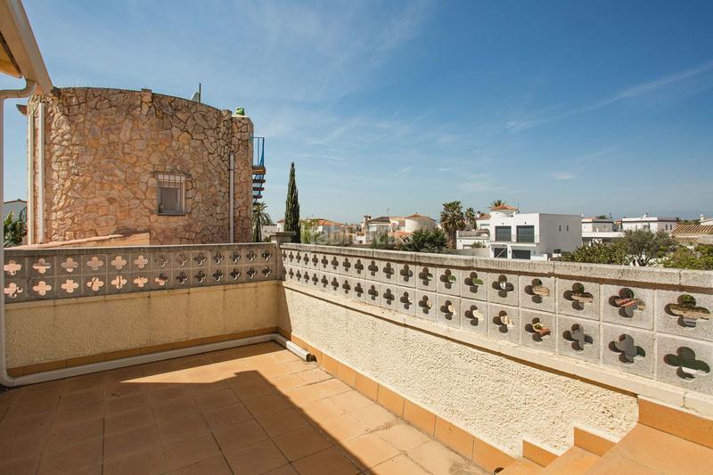Foto a03dfd57-2148-4f5b-90f9-4ee9d06a7ba1. Casa en Cap Ras - Creus - Falconera Empuriabrava