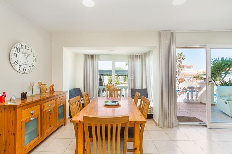 Foto c5a8be2d-53e9-4c3e-b9ff-ae88e032fce8. Casa en Cap Ras - Creus - Falconera Empuriabrava