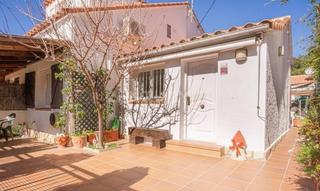 Casa en Nord. Bonita y soleada casa situada en mas mates